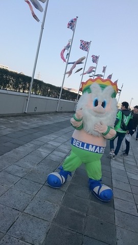 10_日産スタジアム外周にて入場まで (14).jpg