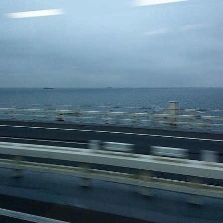 JPEG_20170727_182442_アクアブリッジ渡ってるバスの中から.jpg