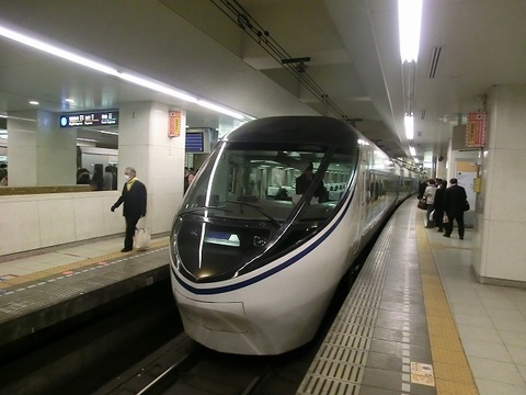 JR東海371系(新宿).jpg